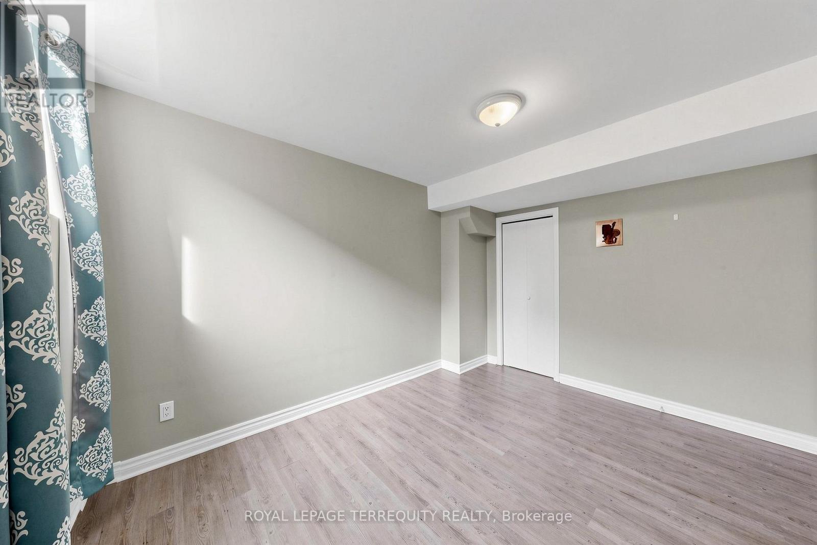 90 Brisdale Drive — photo 16