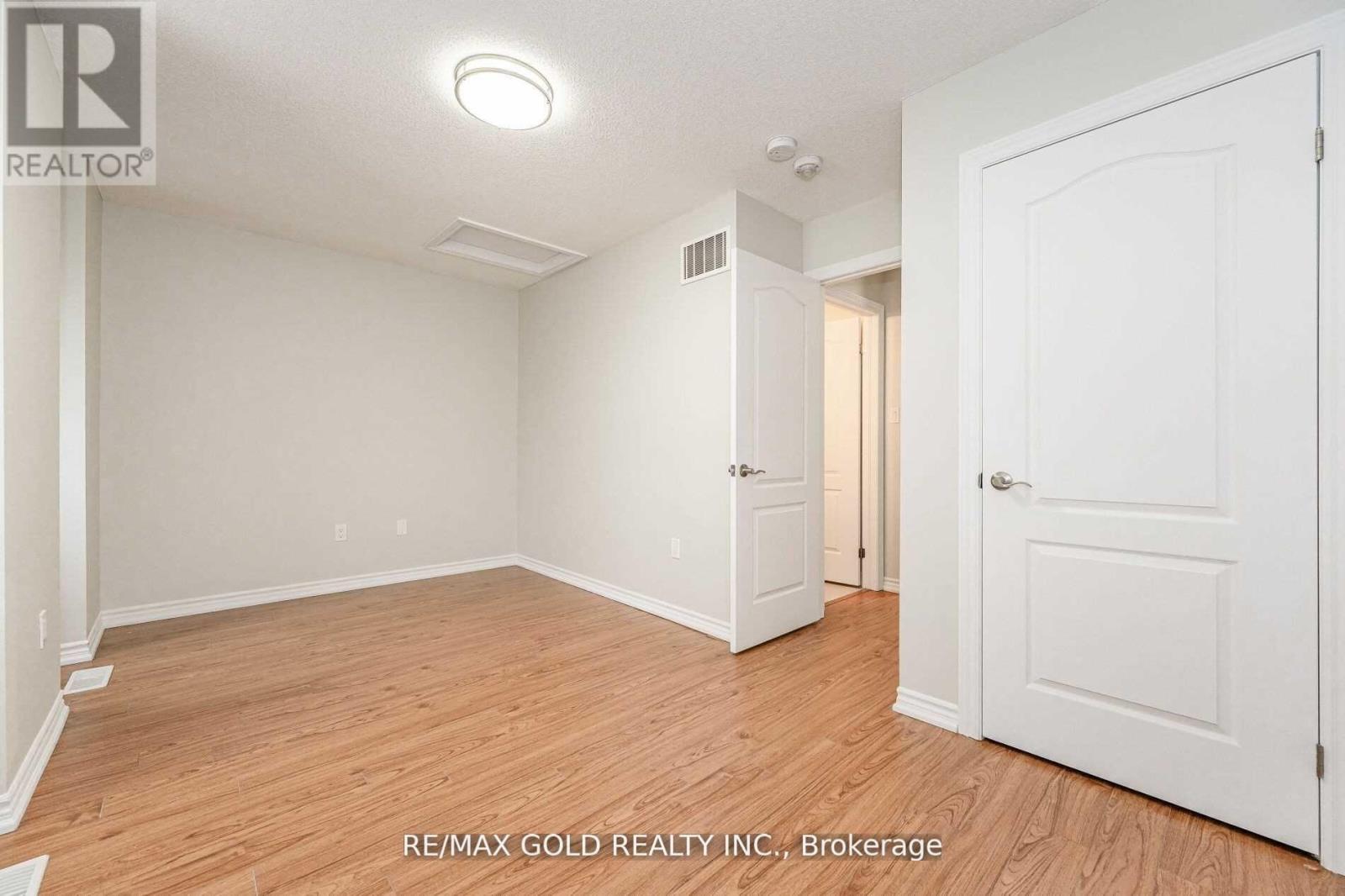1380 Costigan Road — photo 29