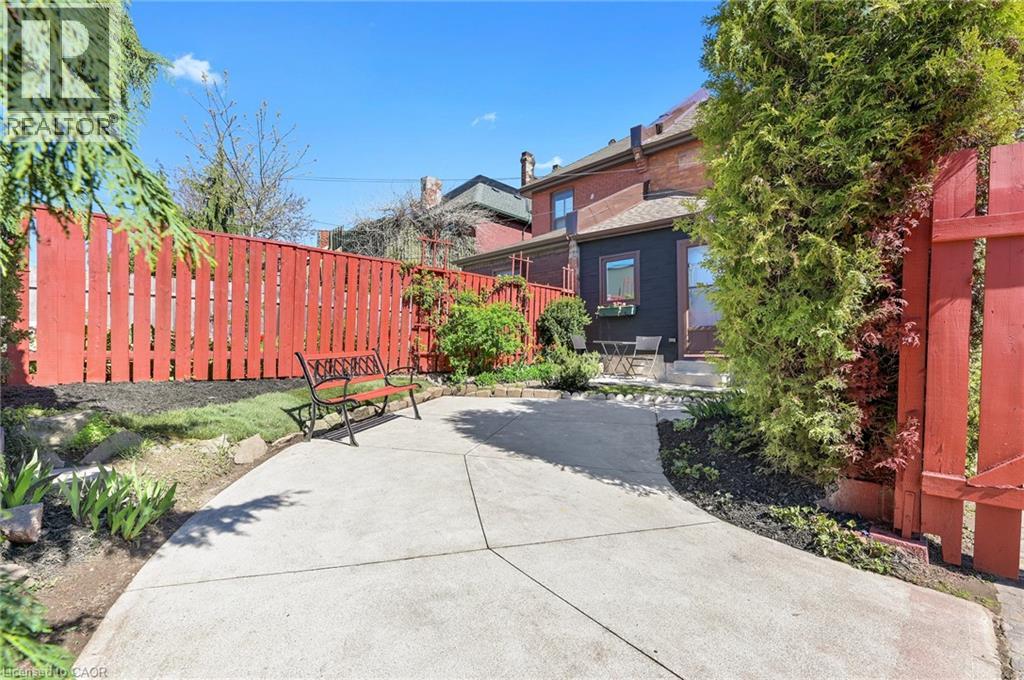 164 Wilson Street — photo 16