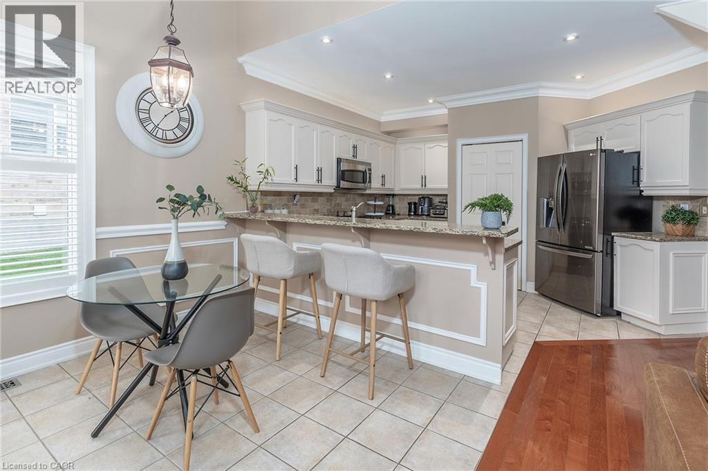 151 Moore Crescent — photo 8