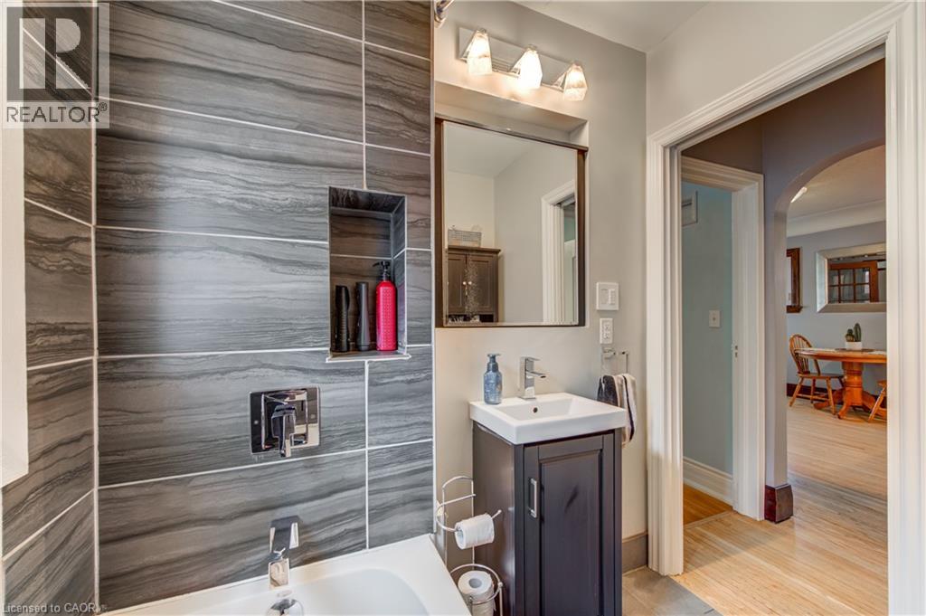119 Bond Street — photo 32