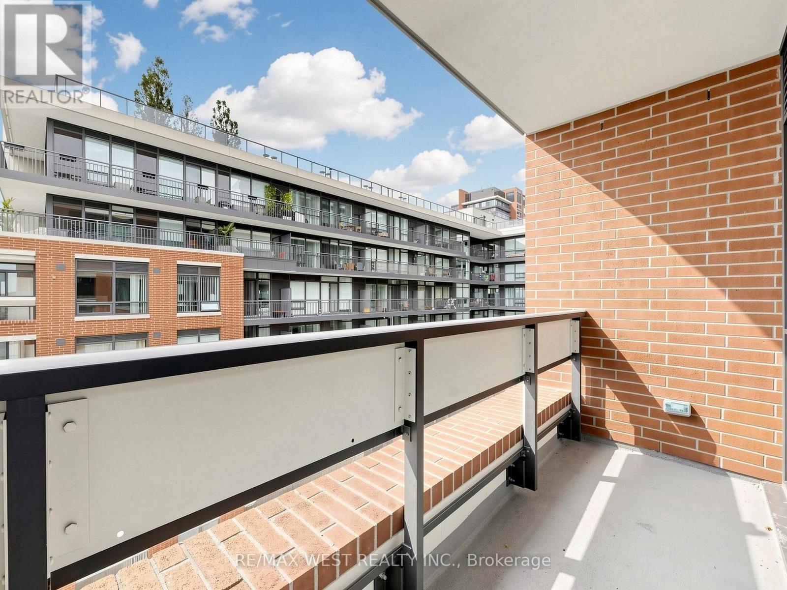 3091 Dufferin Street — photo 35
