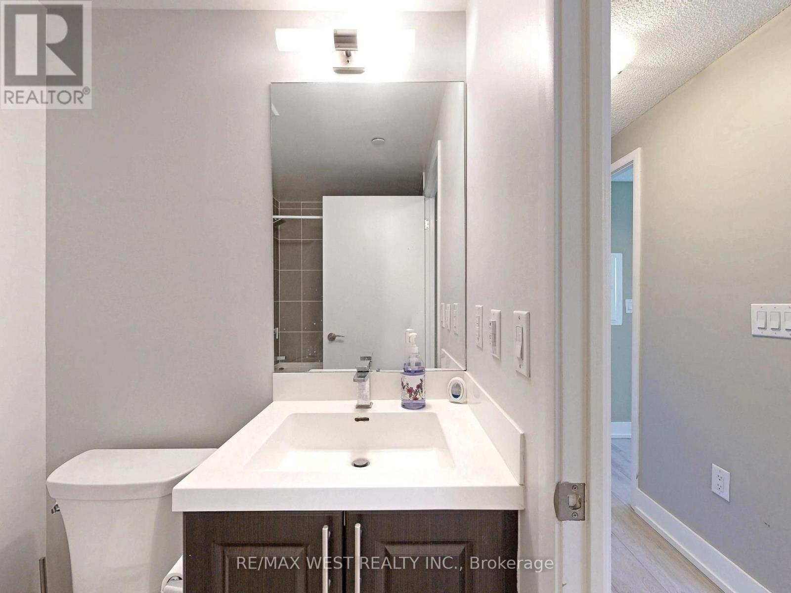 3091 Dufferin Street — photo 31