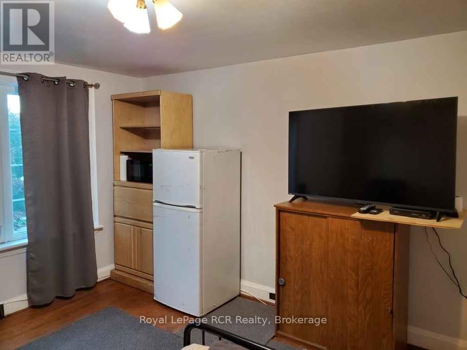 376 GEORGE STREET E - 13