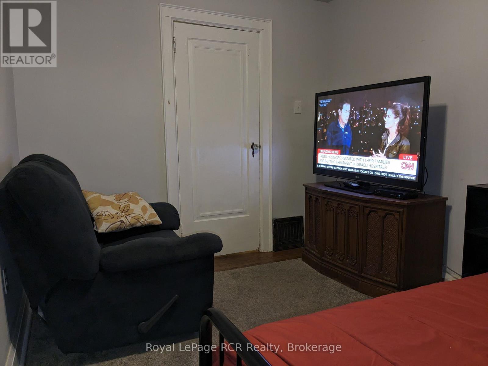376 George Street East — photo 26