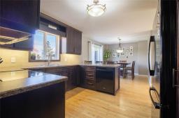 Laundry room - 2 Northview Crescent, Steinbach, MB R5G2A7 Photo 9