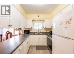 8 Parry Drive, Chatham, ON N7L2H8 Photo 9