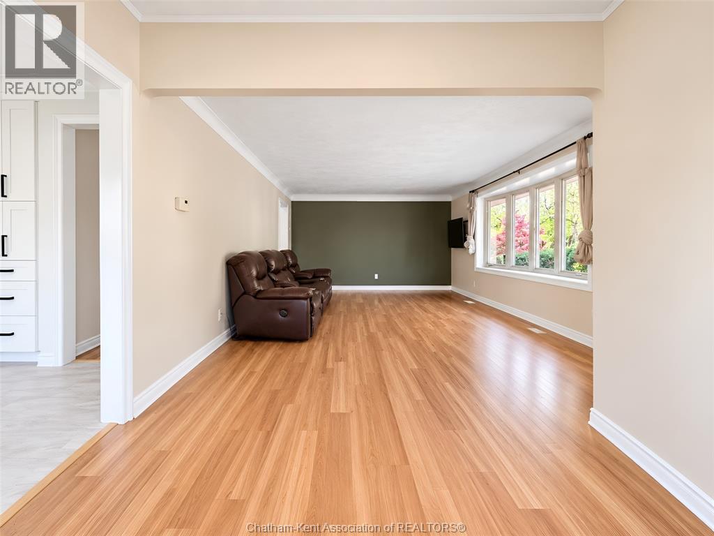 10 Birchwood STREET - 16