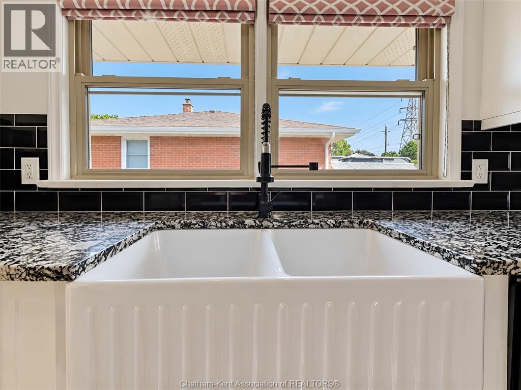 10 Birchwood STREET - 21