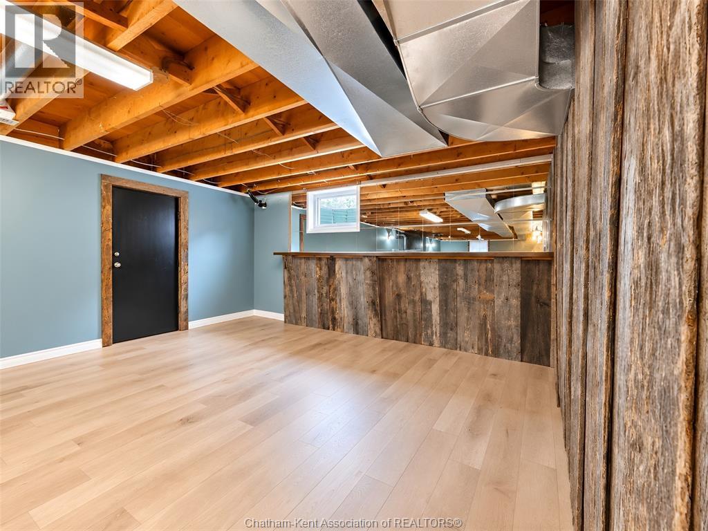 10 Birchwood STREET - 27