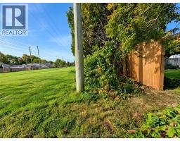 4pc Bathroom - 10 Birchwood Street, Chatham, ON N7M3Y6 Photo 9