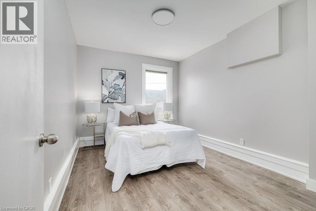 125 Cathcart Street — photo 14