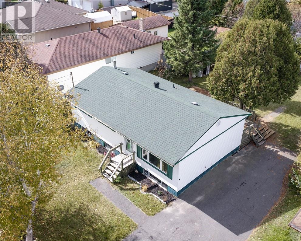 3329 Romeo Street — photo 26