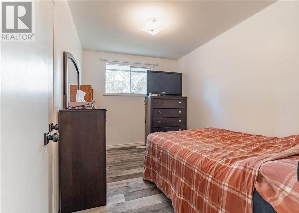 3329 Romeo Street — photo 8