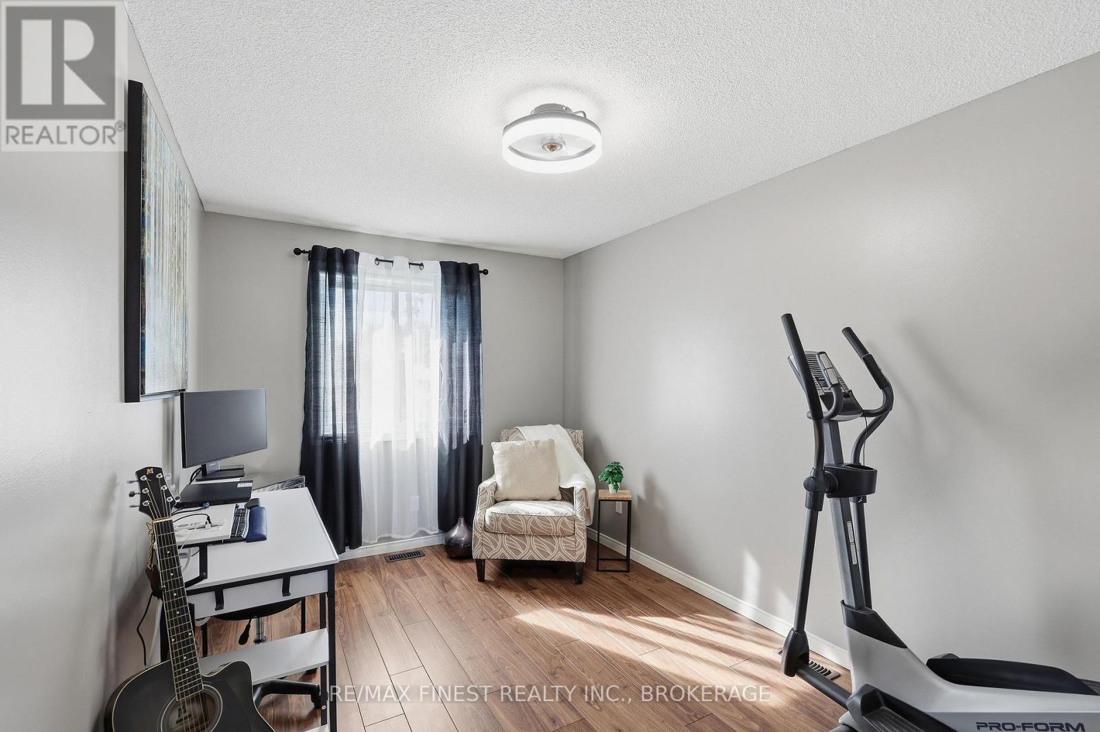 1377 Brackenwood Crescent — photo 26