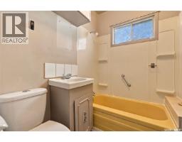 2430 Mcdonald Street, Regina, SK S4N2Z3 Photo 11