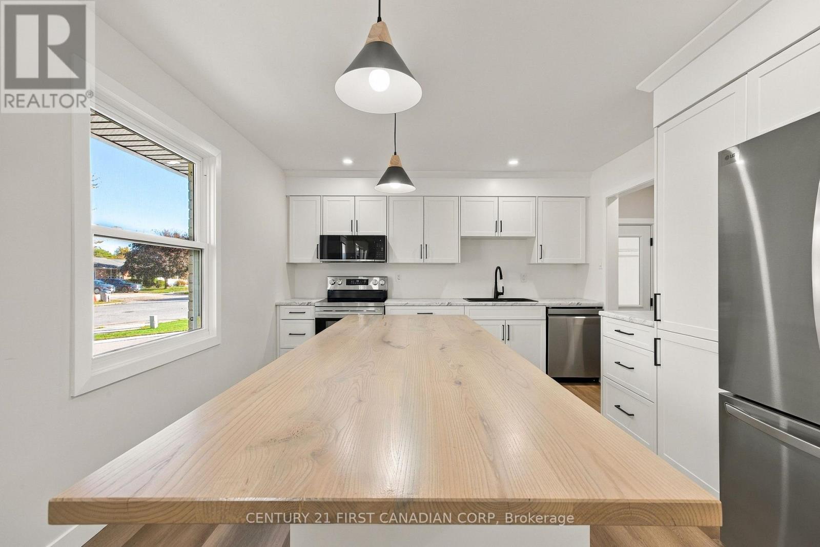135 Nicoline Avenue — photo 11