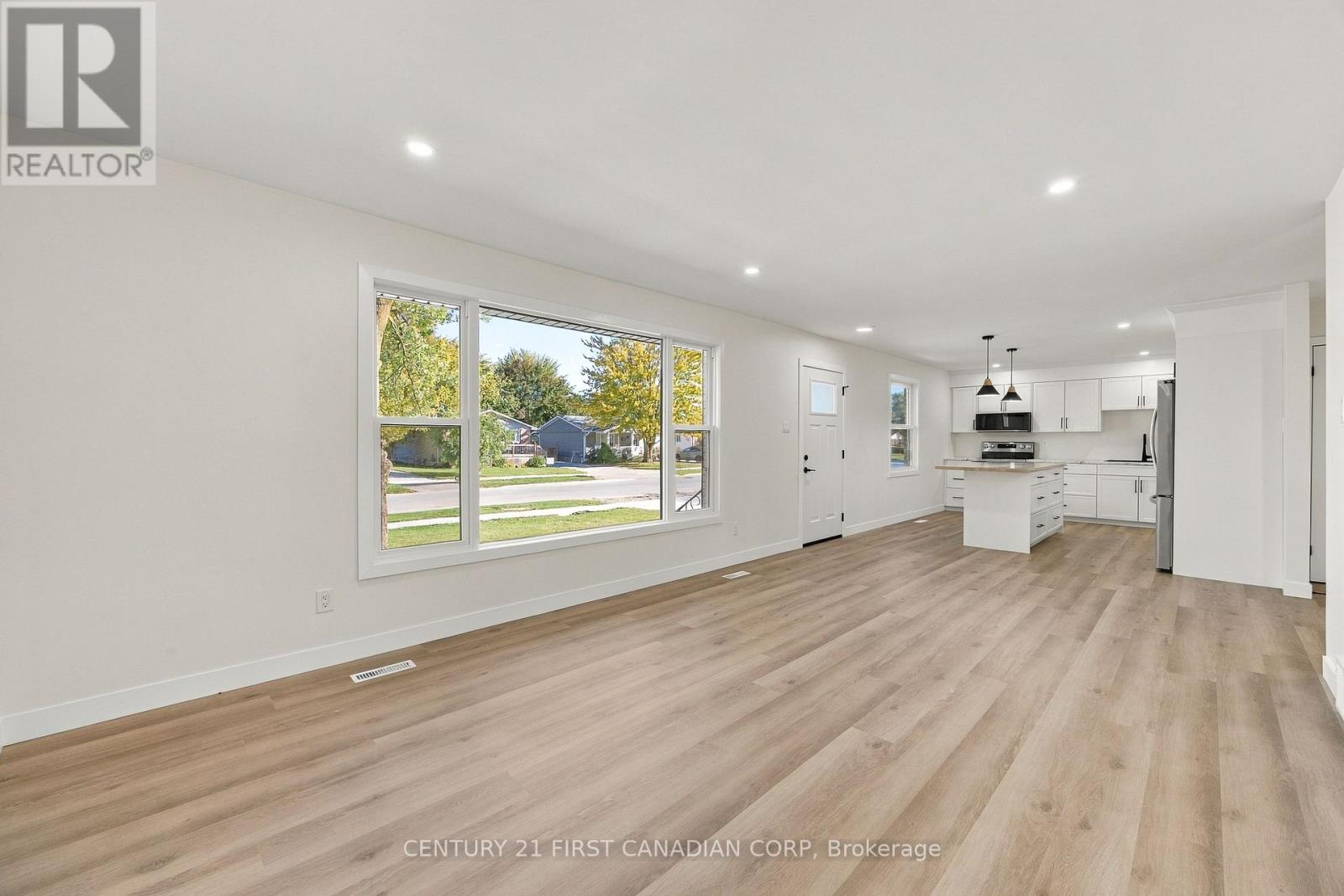 135 Nicoline Avenue — photo 14