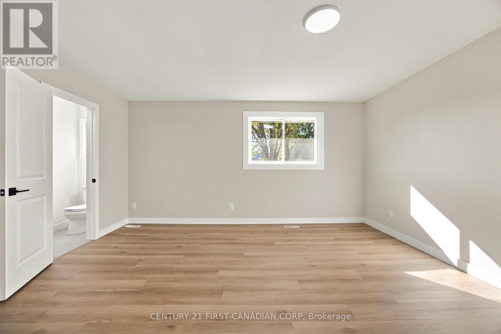 135 Nicoline Avenue — photo 17