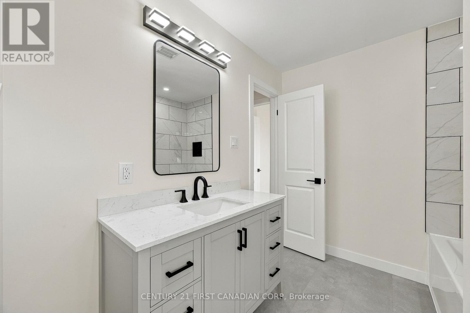 135 Nicoline Avenue — photo 19