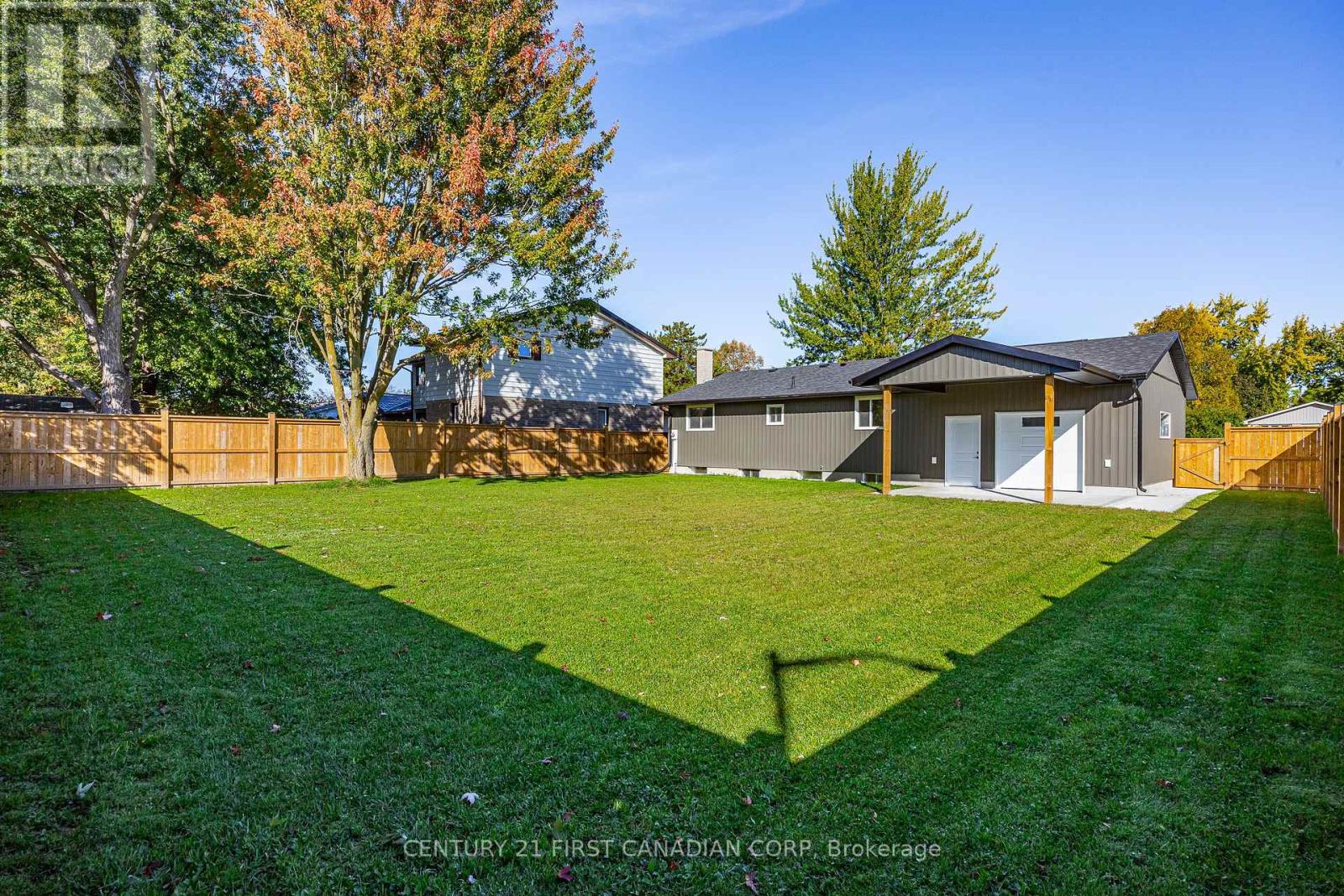 135 Nicoline Avenue — photo 36
