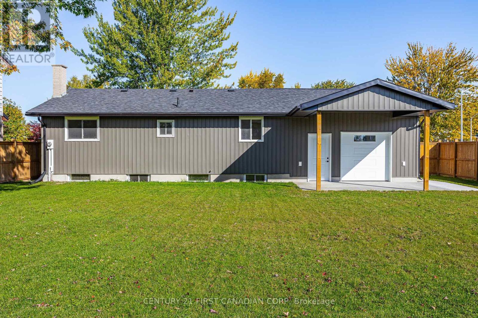 135 Nicoline Avenue — photo 37