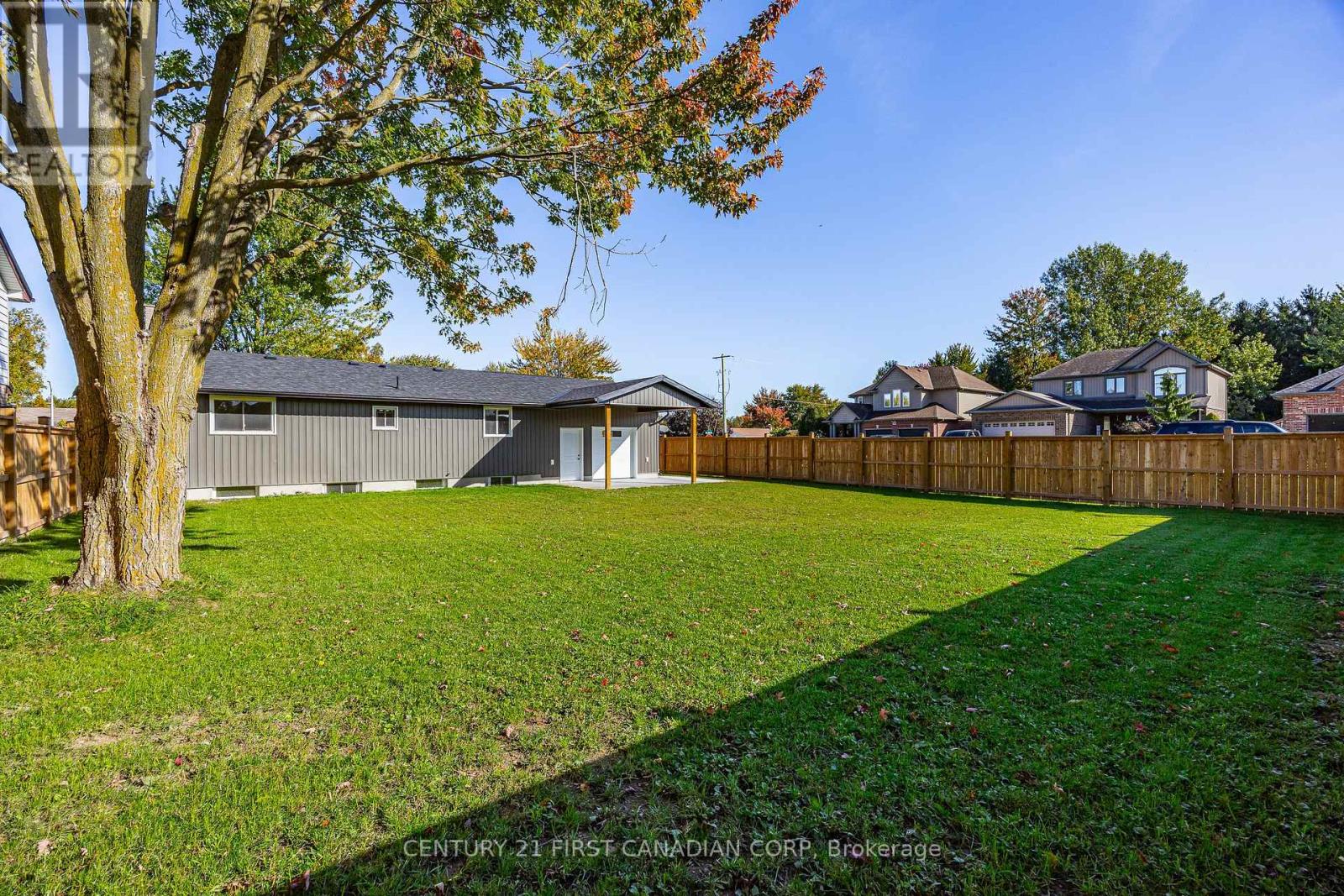 135 Nicoline Avenue — photo 38