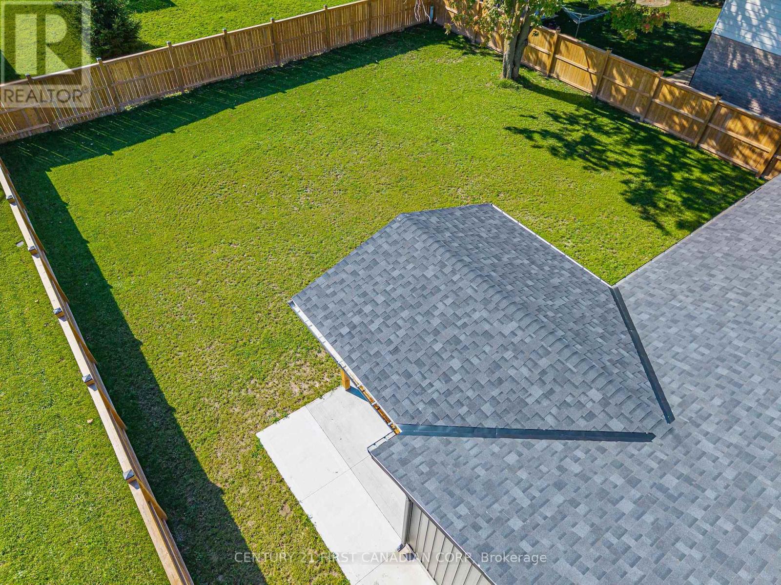 135 Nicoline Avenue — photo 42