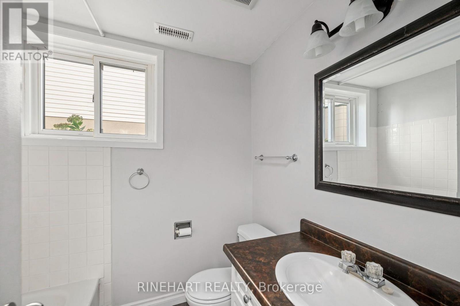 78 Bloomsbury Court — photo 22