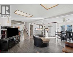 4615 31 Avenue NE - photo 7