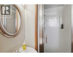 4615 31 Avenue NE - photo 33