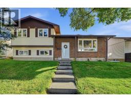 4615 31 Avenue NE - photo 2