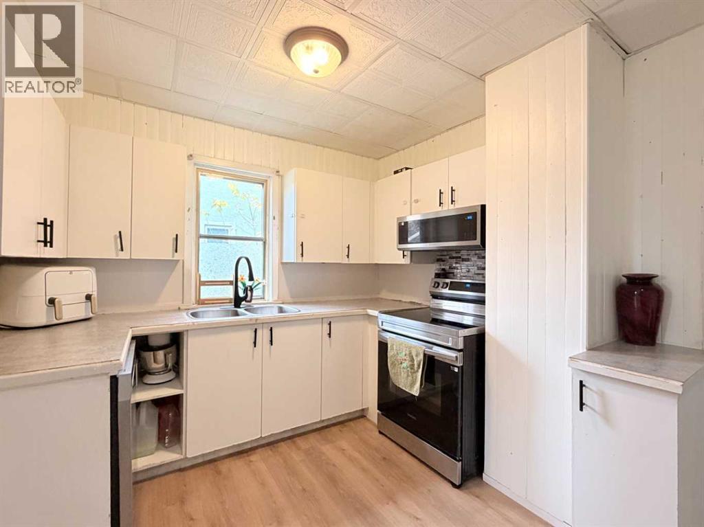 4524 48 Avenue - Image 16
