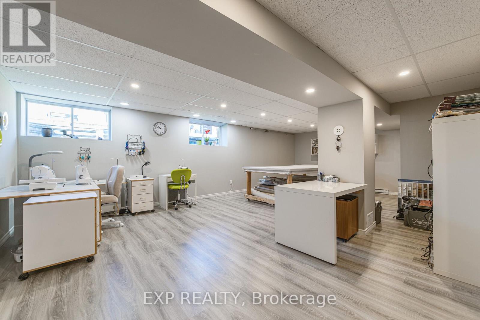 80 Lantern Road — photo 32