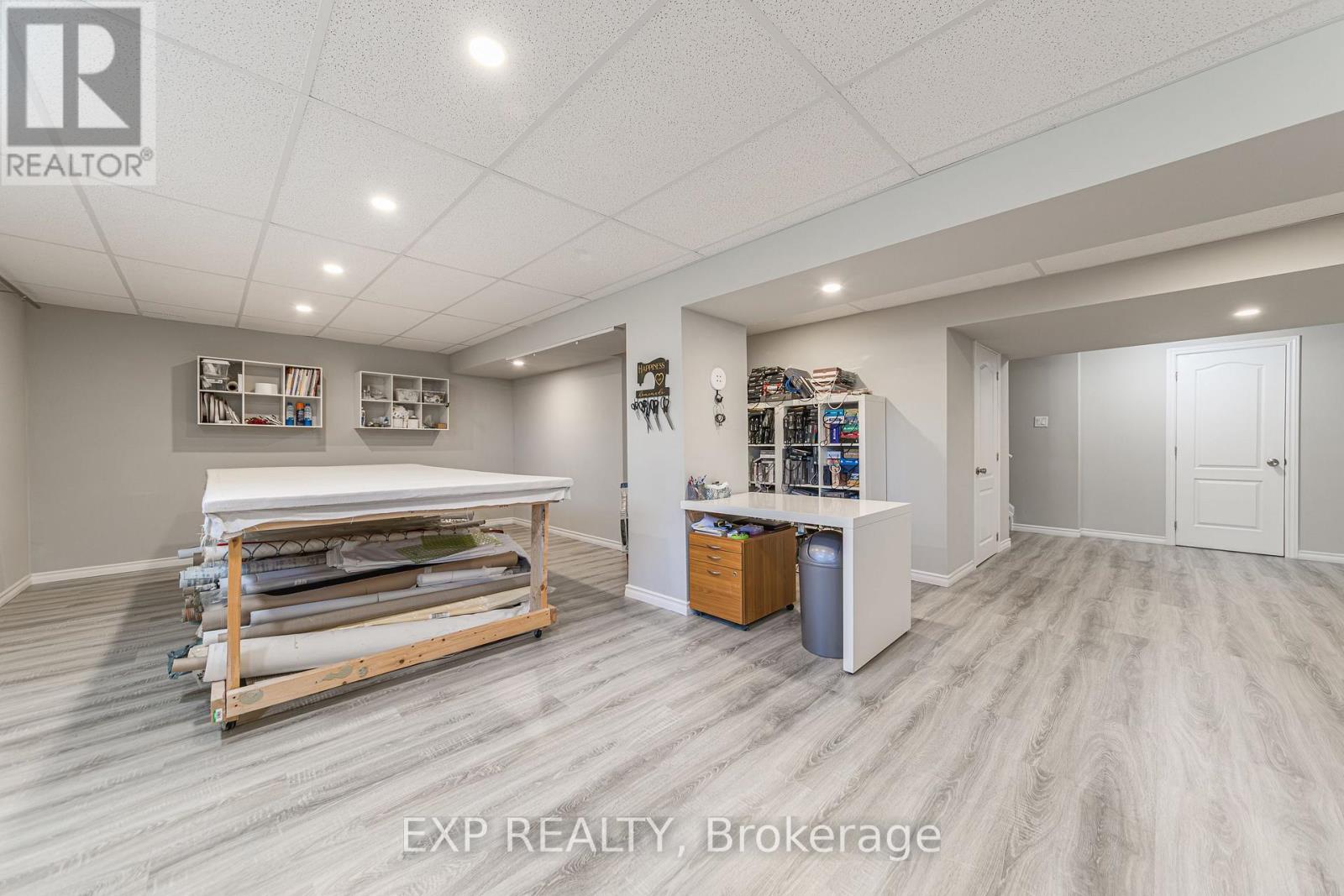 80 Lantern Road — photo 33