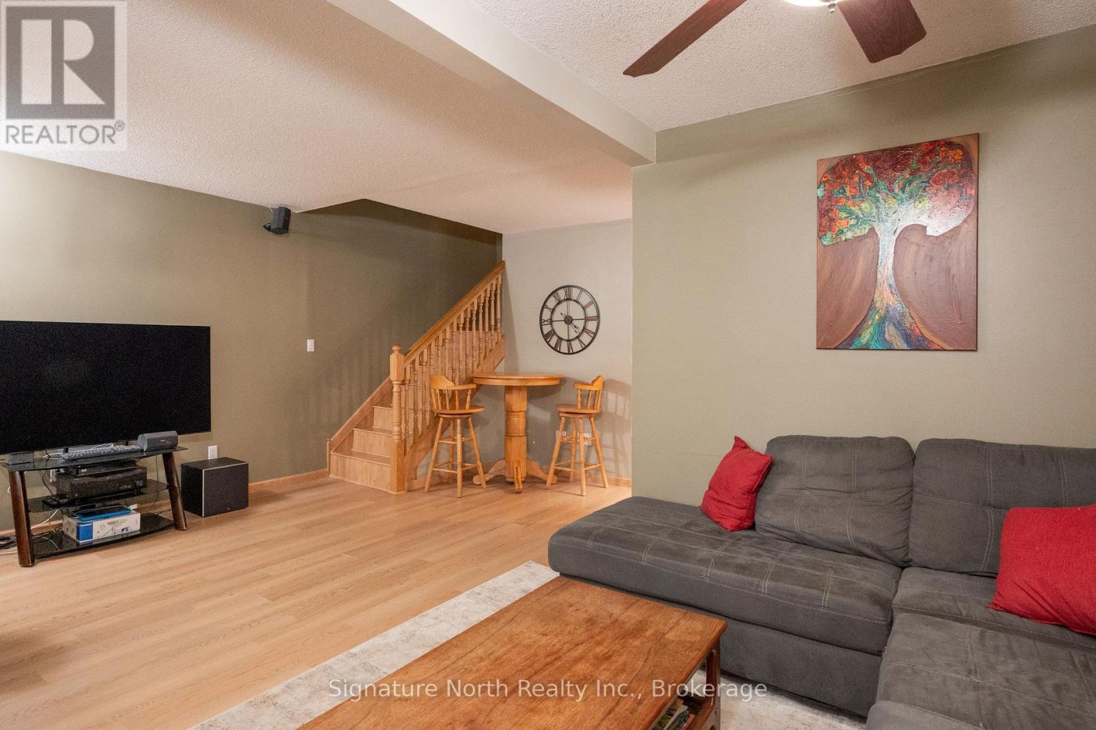 17 Ontario Street West — photo 14
