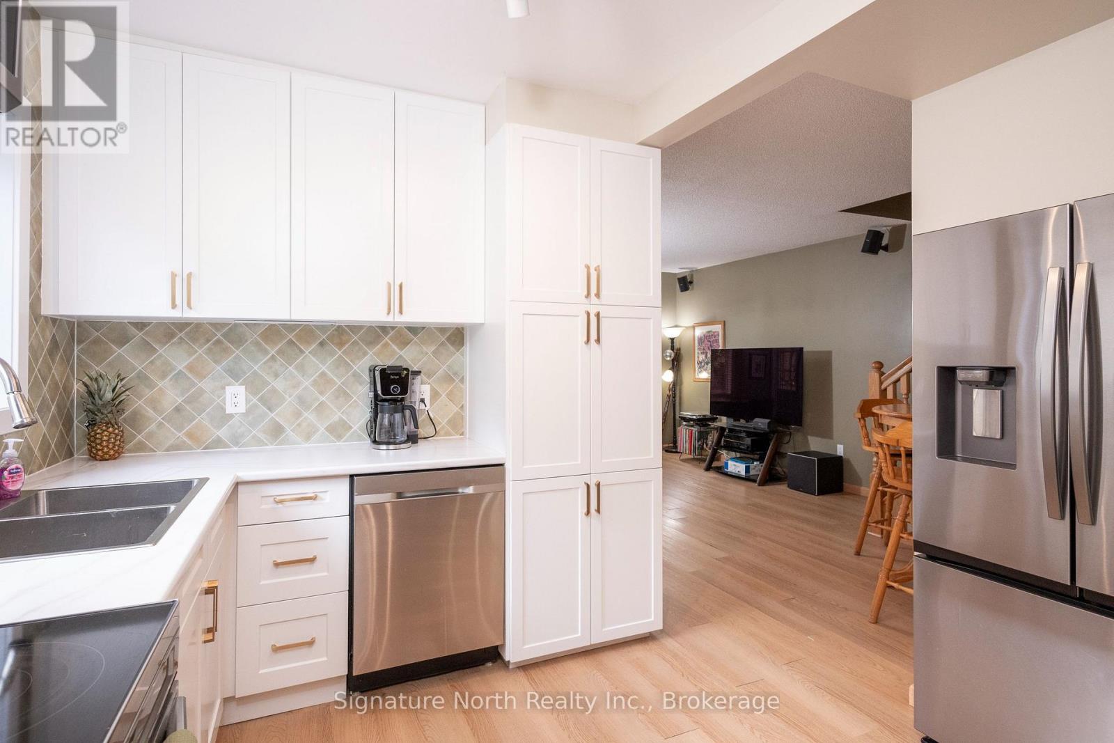 17 ONTARIO STREET W - 21