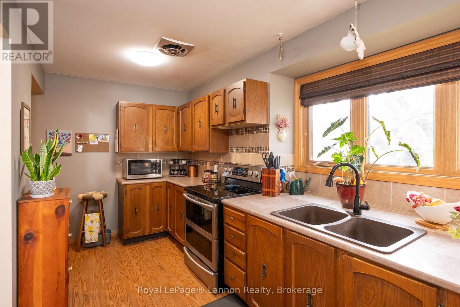 612 LANARK CRESCENT - 13