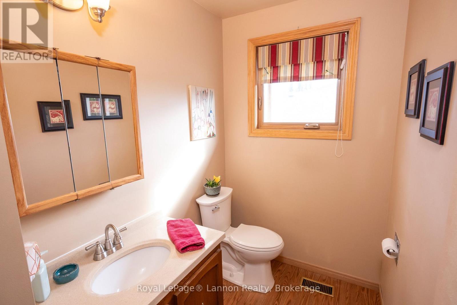 612 LANARK CRESCENT - 18