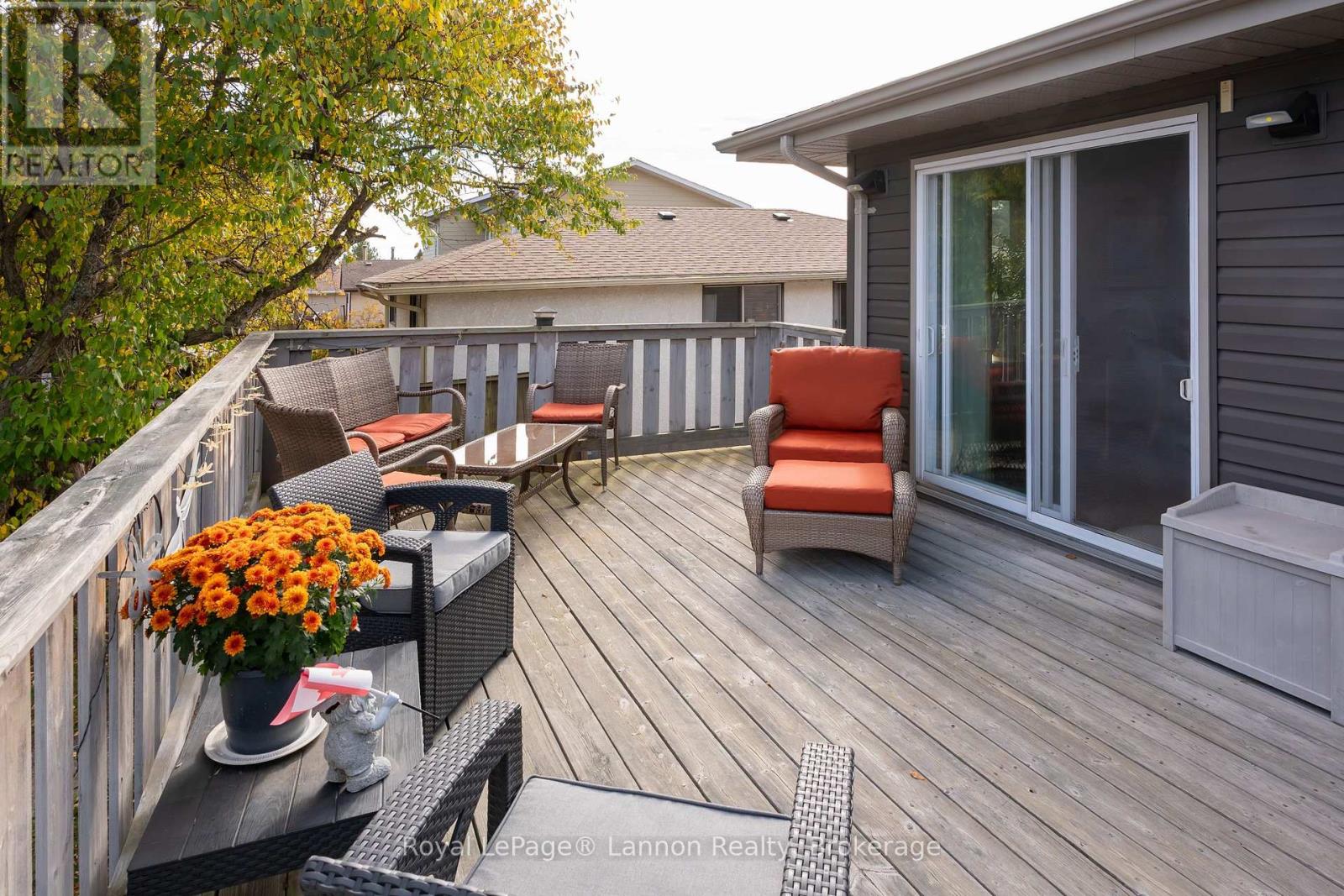 612 Lanark Crescent — photo 8