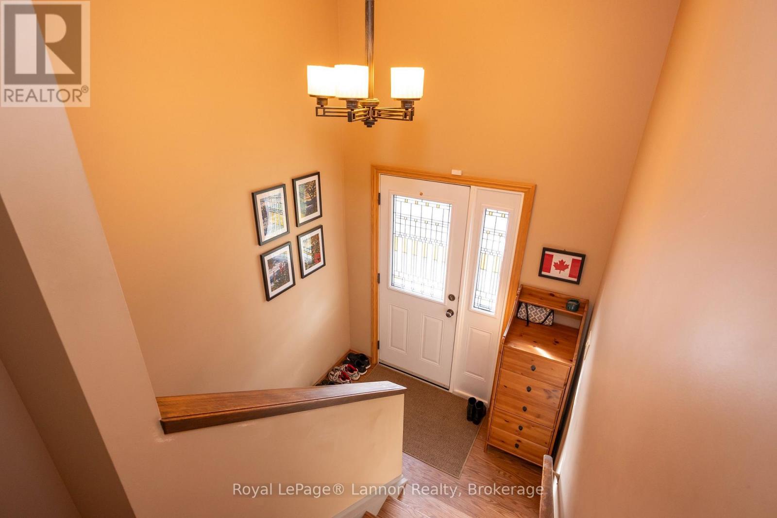 612 LANARK CRESCENT - 9