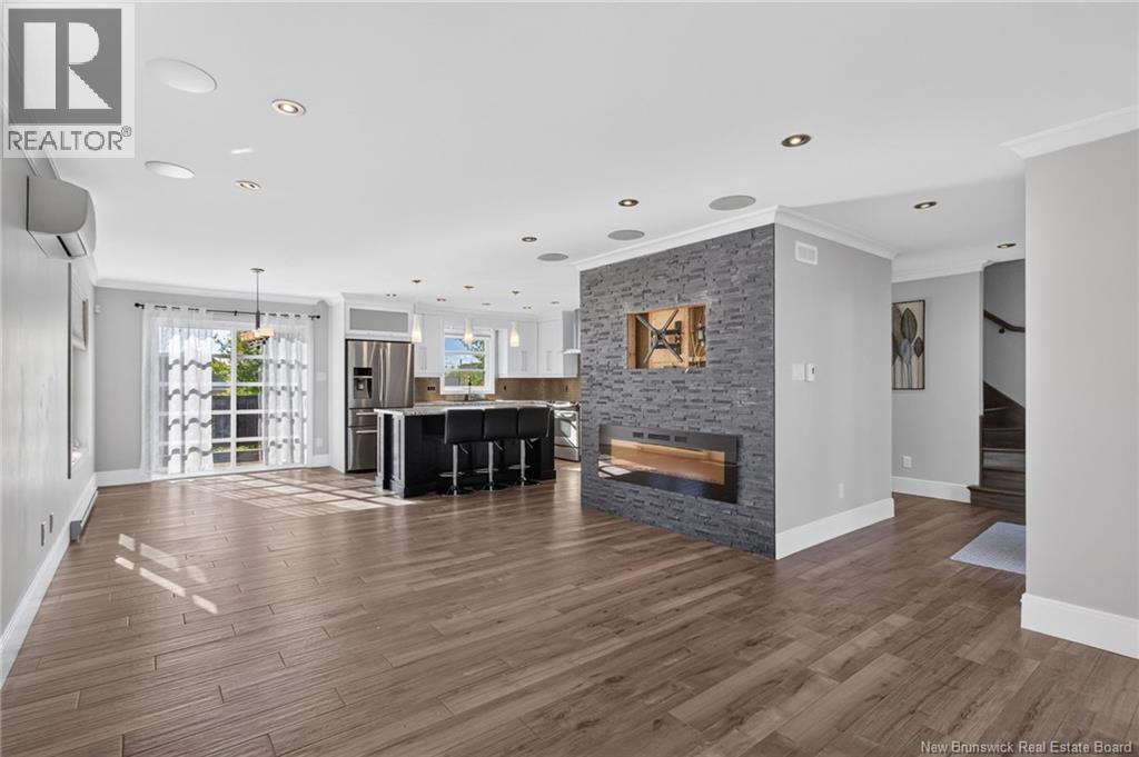 4 Francfort Crescent - 2