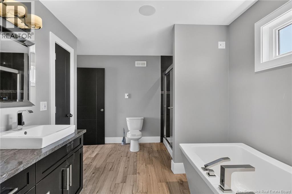 4 Francfort Crescent - 3