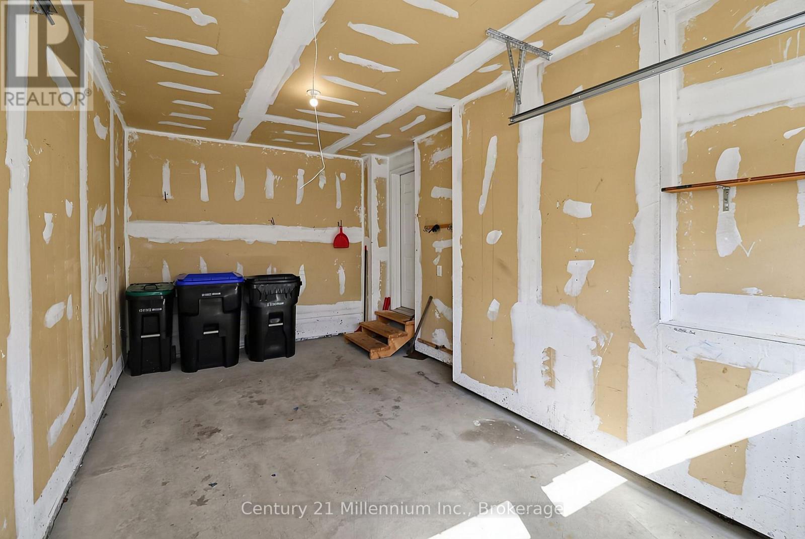 15 Gregory Avenue — photo 44