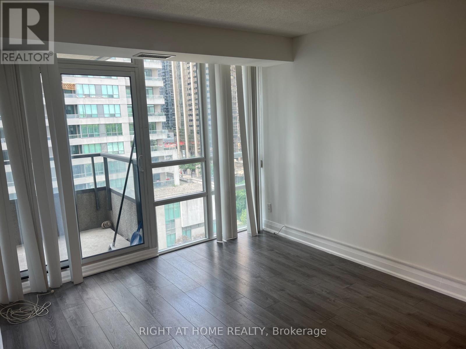 35 Hollywood Avenue — photo 12