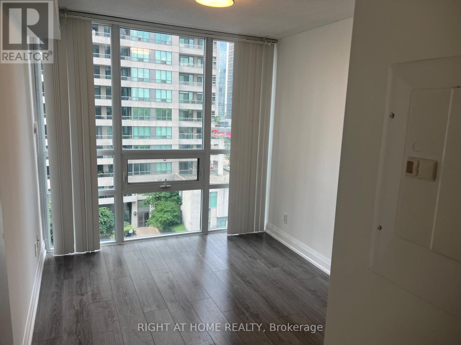 35 Hollywood Avenue — photo 14