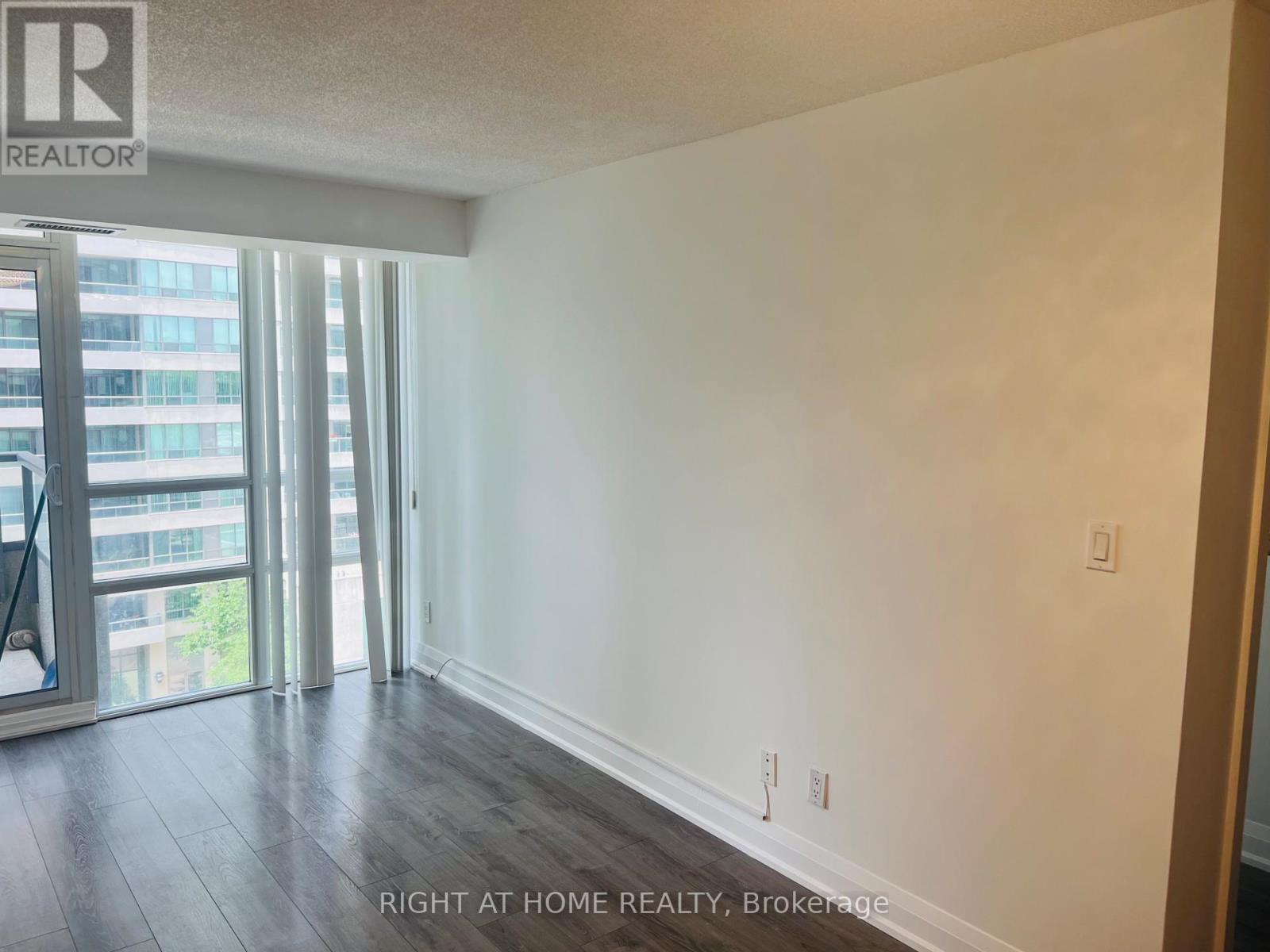 35 Hollywood Avenue — photo 21