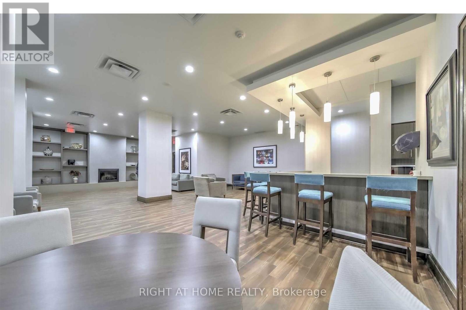 35 Hollywood Avenue — photo 28