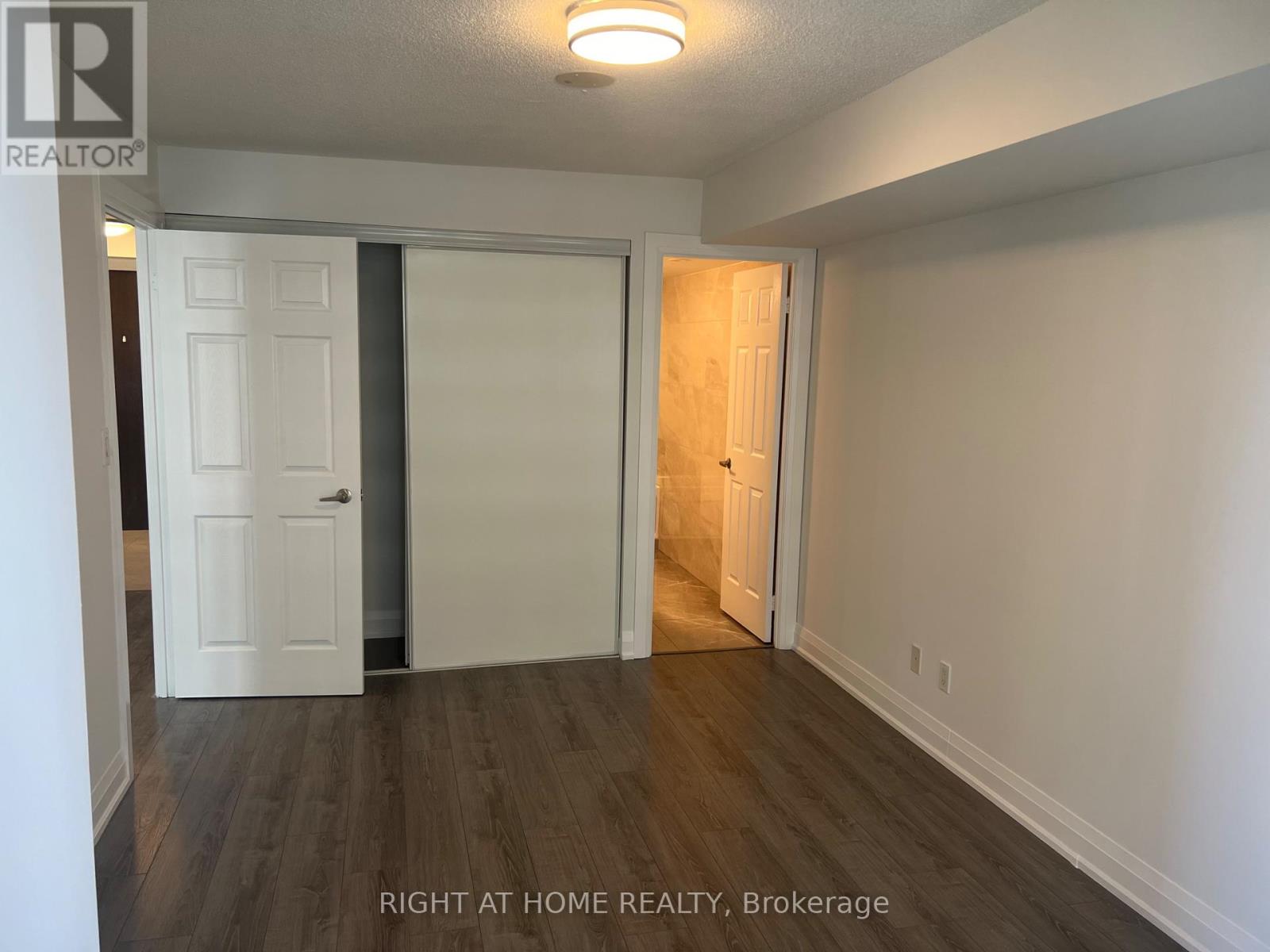 35 Hollywood Avenue — photo 8