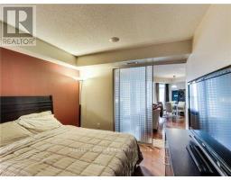 1001 - 111 Elizabeth Street, Toronto, ON M5G1P7 Photo 10